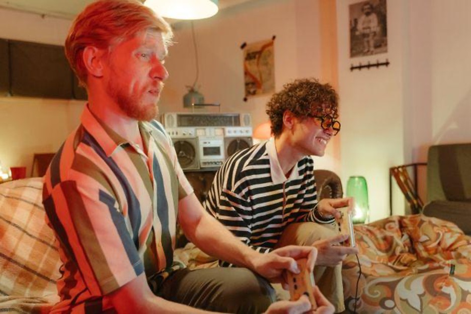 Roommates: The `Summer Roommate Effect` – Why Living Together Before the Semester Changes Everything